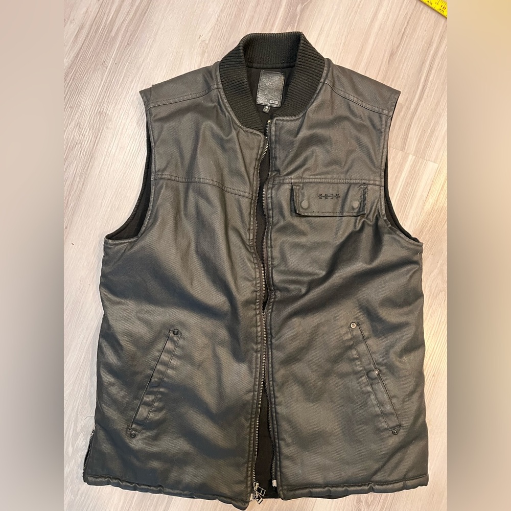 KREW Men's Black Vest‎